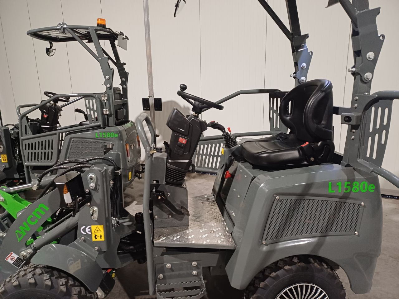 Elektrische mini shovel WCM l1580e