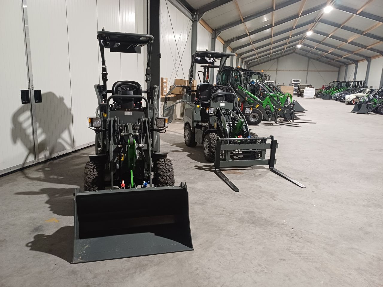 Elektrische mini shovel WCM l1580e