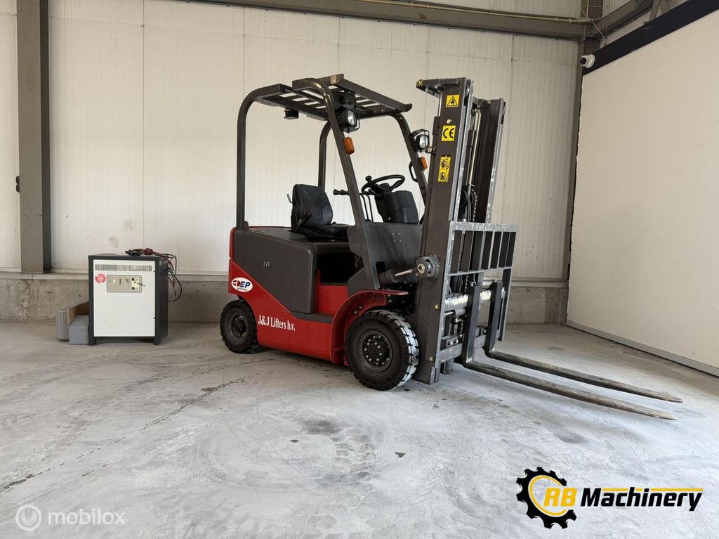 Nette heftruck met weinig uren CPD10J.