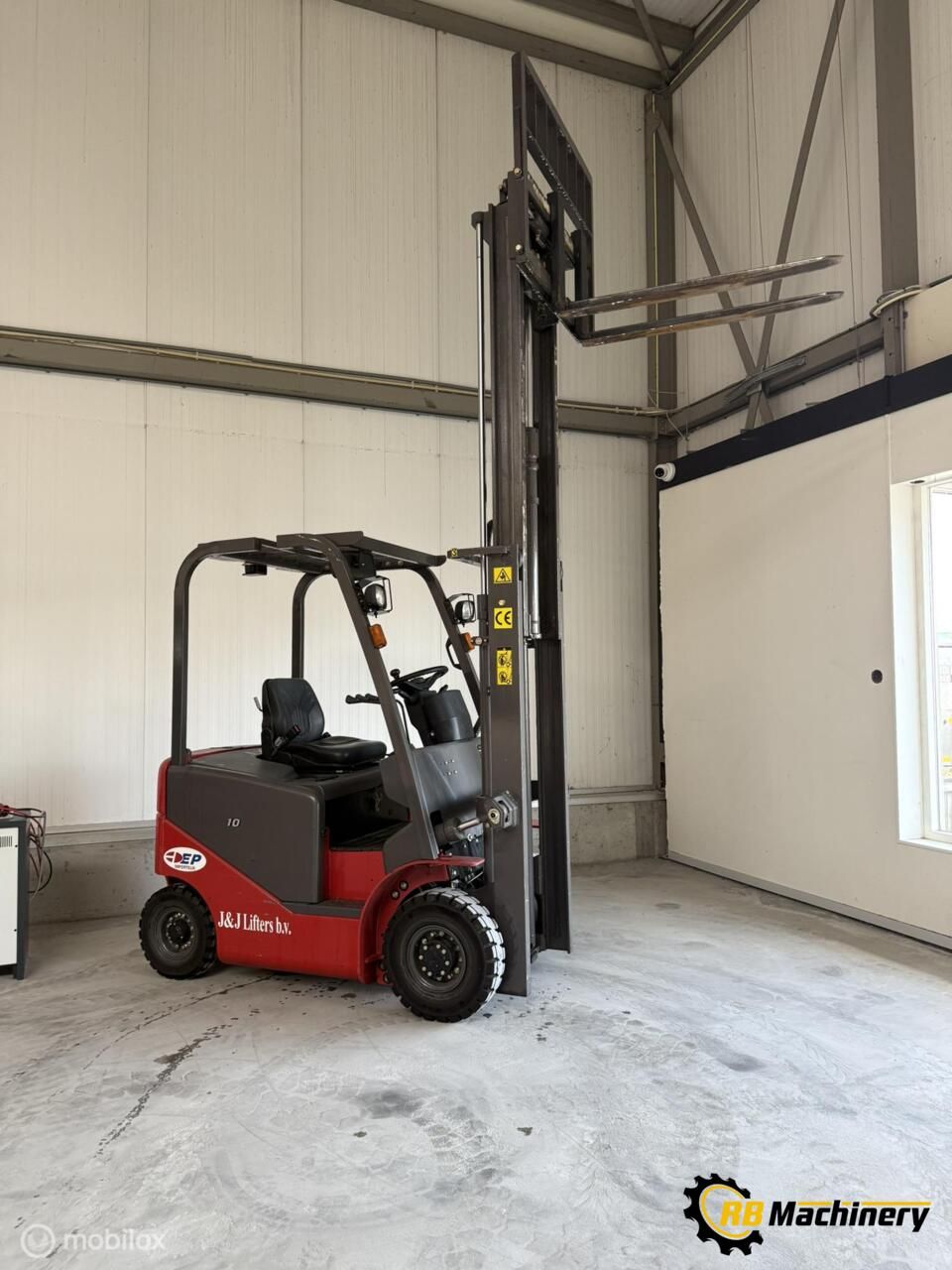 Nette heftruck met weinig uren CPD10J.