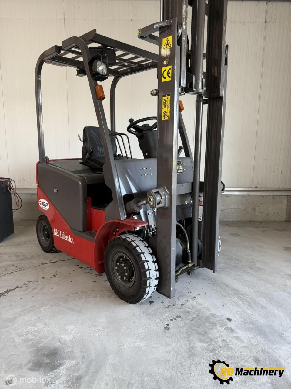 Nette heftruck met weinig uren CPD10J.