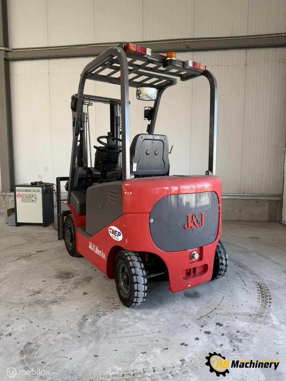 Nette heftruck met weinig uren CPD10J.