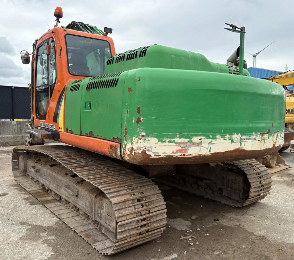 New Holland Kobelco E265