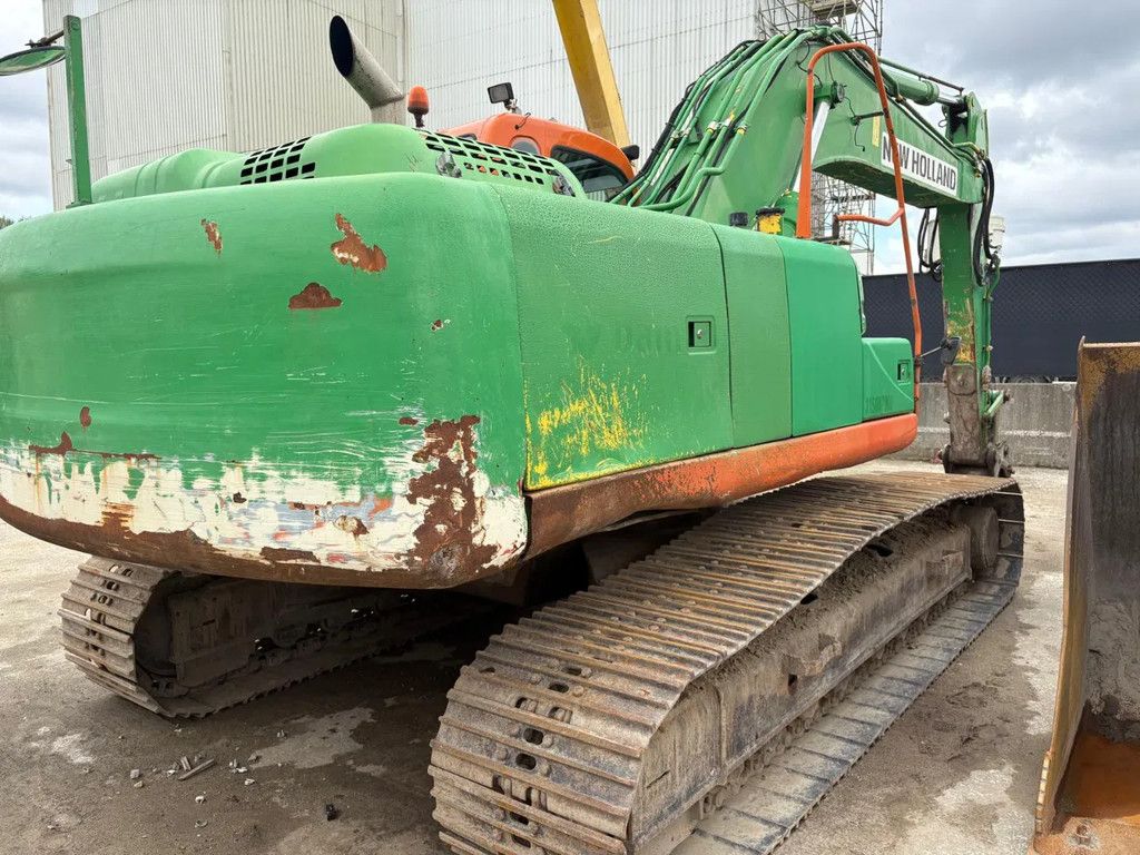 New Holland Kobelco E265