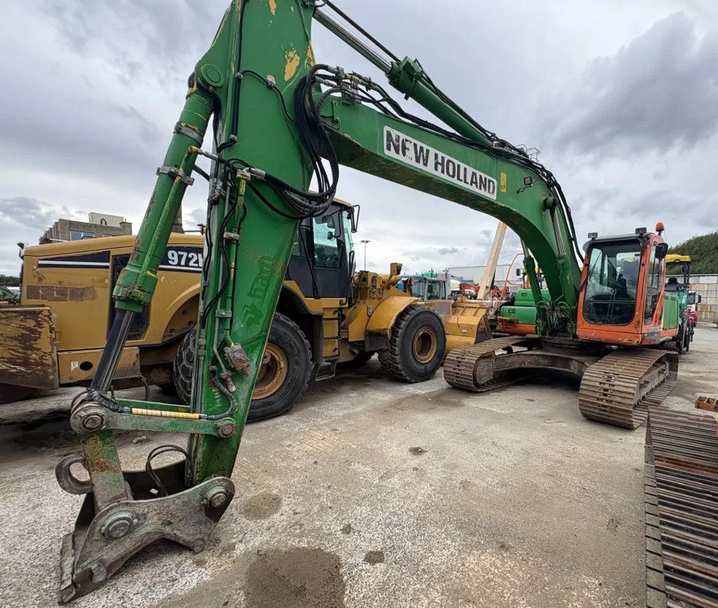 New Holland Kobelco E265