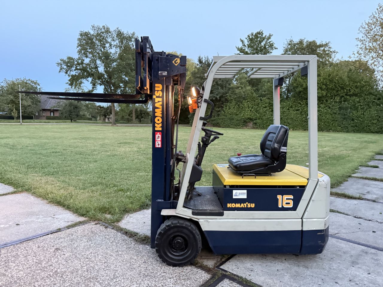 Komatsu 1500KG elektrisch 3-delig Freelift Sideshift 4e ventiel