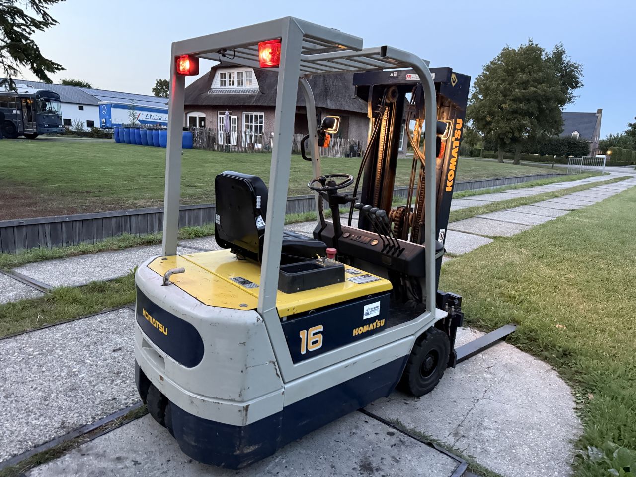 Komatsu 1500KG elektrisch 3-delig Freelift Sideshift 4e ventiel