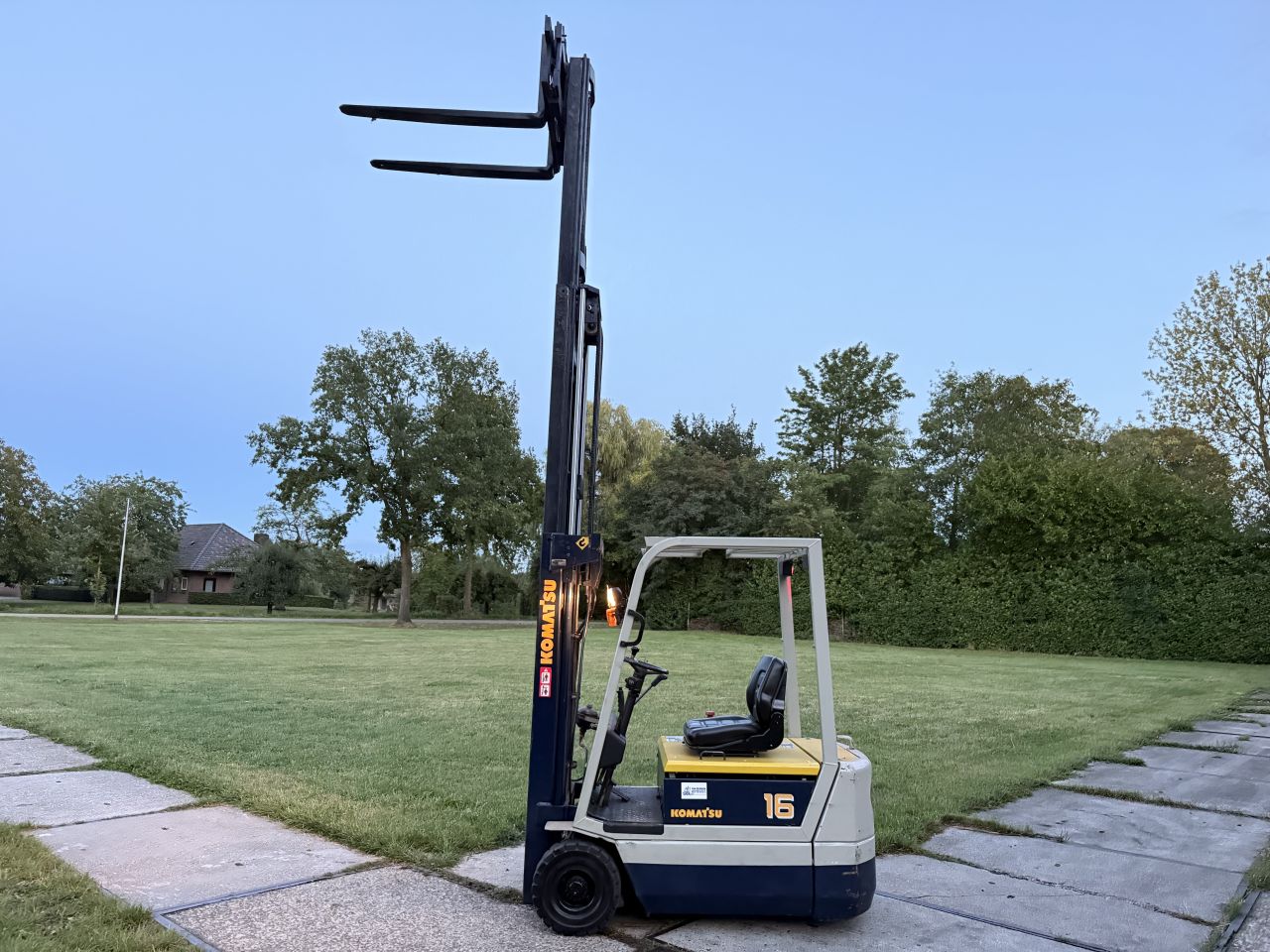 Komatsu 1500KG elektrisch 3-delig Freelift Sideshift 4e ventiel