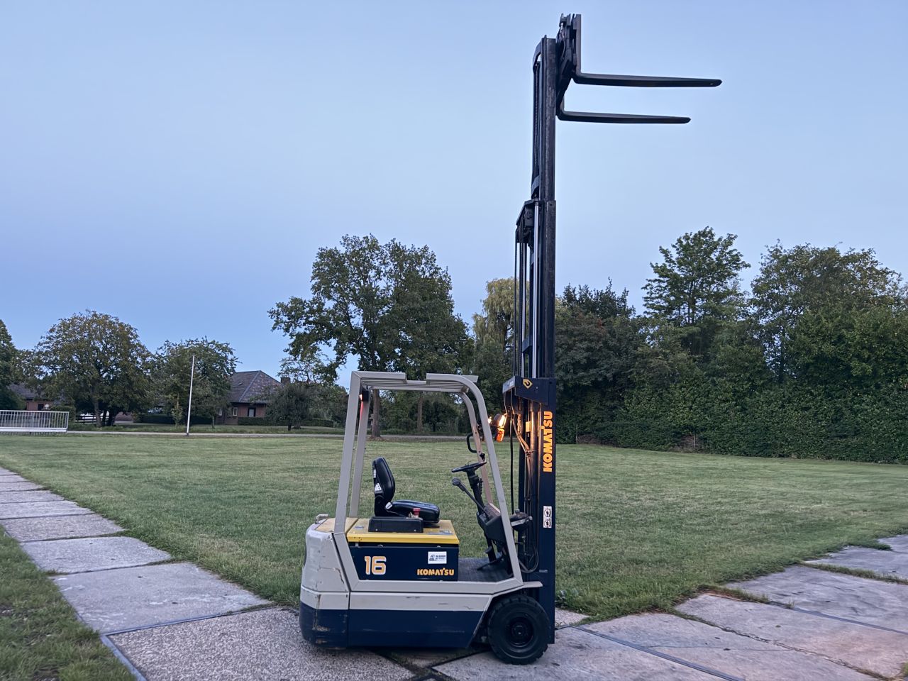 Komatsu 1500KG elektrisch 3-delig Freelift Sideshift 4e ventiel