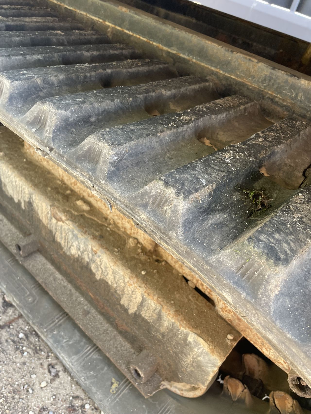 Rupsdumper hinowa messersi 3 zijdig graafmachine