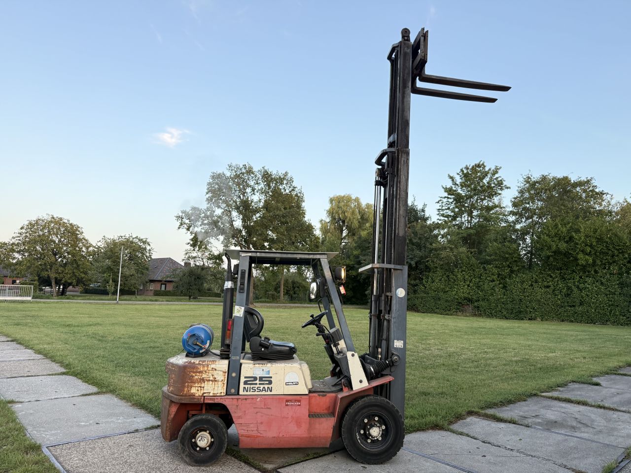Inruilkoopje! Nissan 2.5 tonner lpg heftruck 3-delig + Sideshift