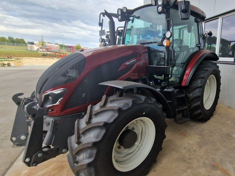Valtra A105