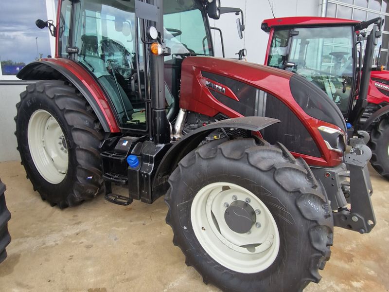Valtra A105
