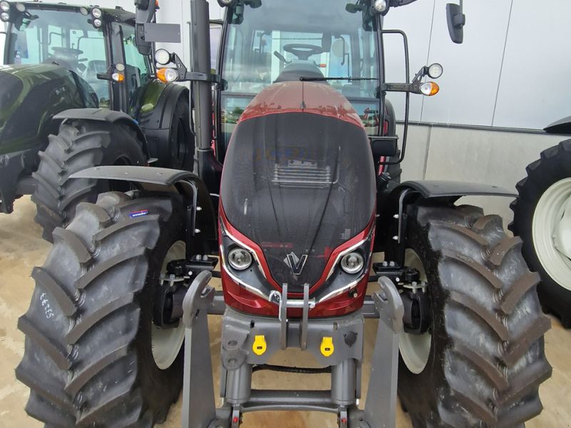 Valtra A105