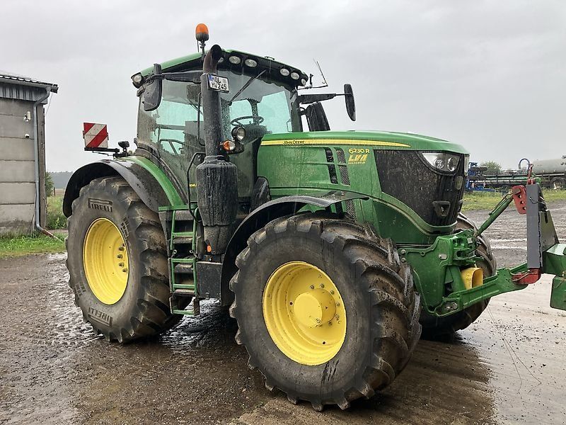 John Deere 6230R