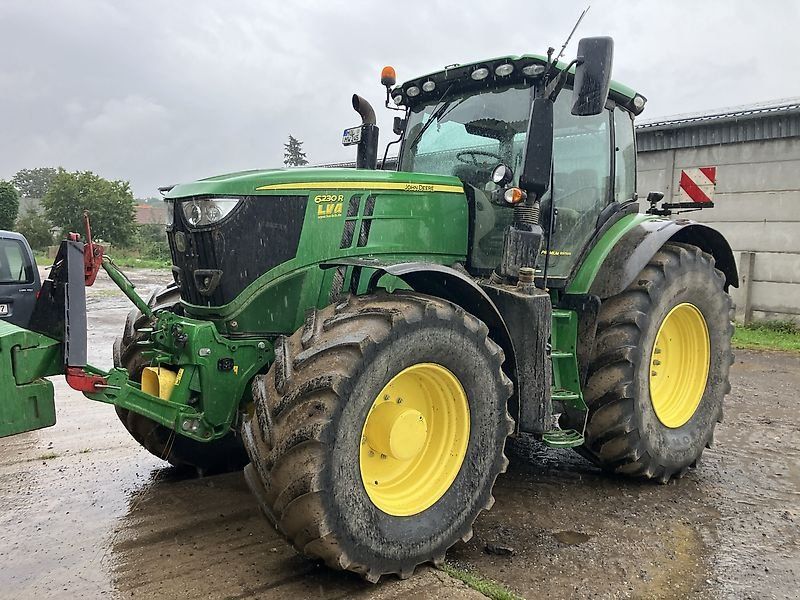 John Deere 6230R