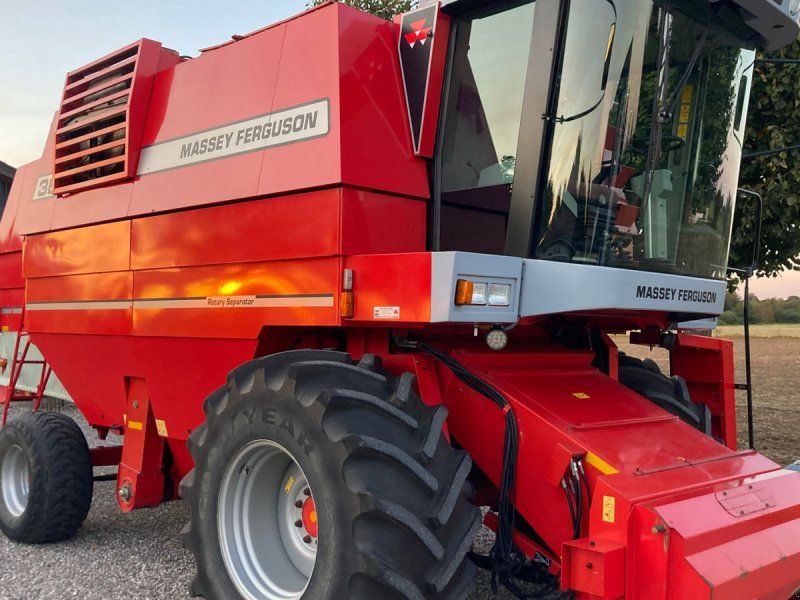 Massey Ferguson 36 RS DV II Med 18 fods Powerflow skærebord