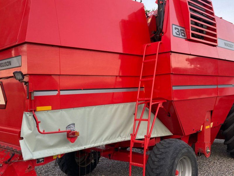 Massey Ferguson 36 RS DV II Med 18 fods Powerflow skærebord