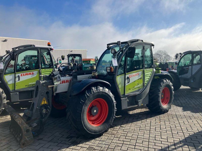 Claas Scorpion 9040