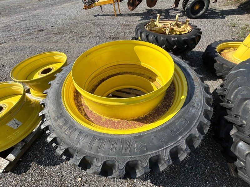 Alliance 270/105R54 Zwillingsräder 2 Stück