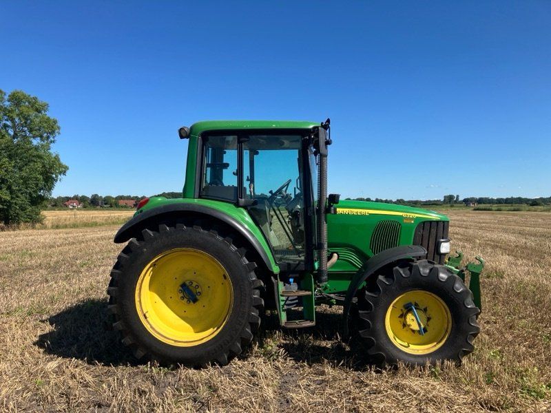 John Deere 6320