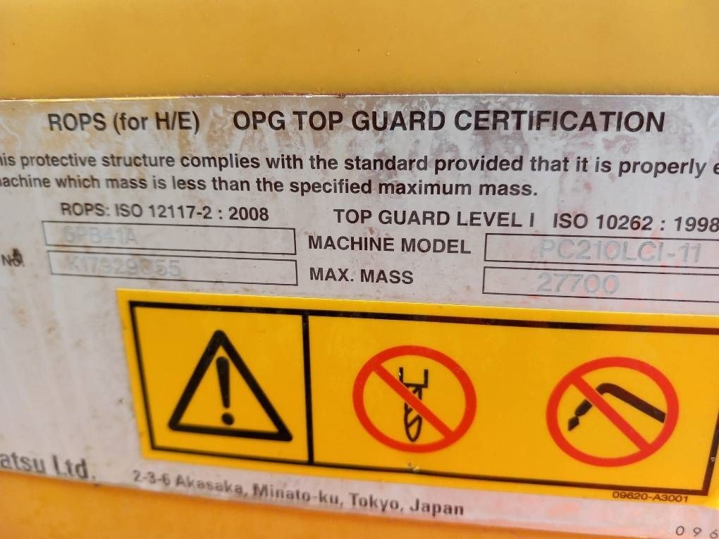 Komatsu PC210LCI-11
