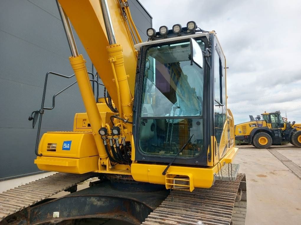 Komatsu PC210LCI-11