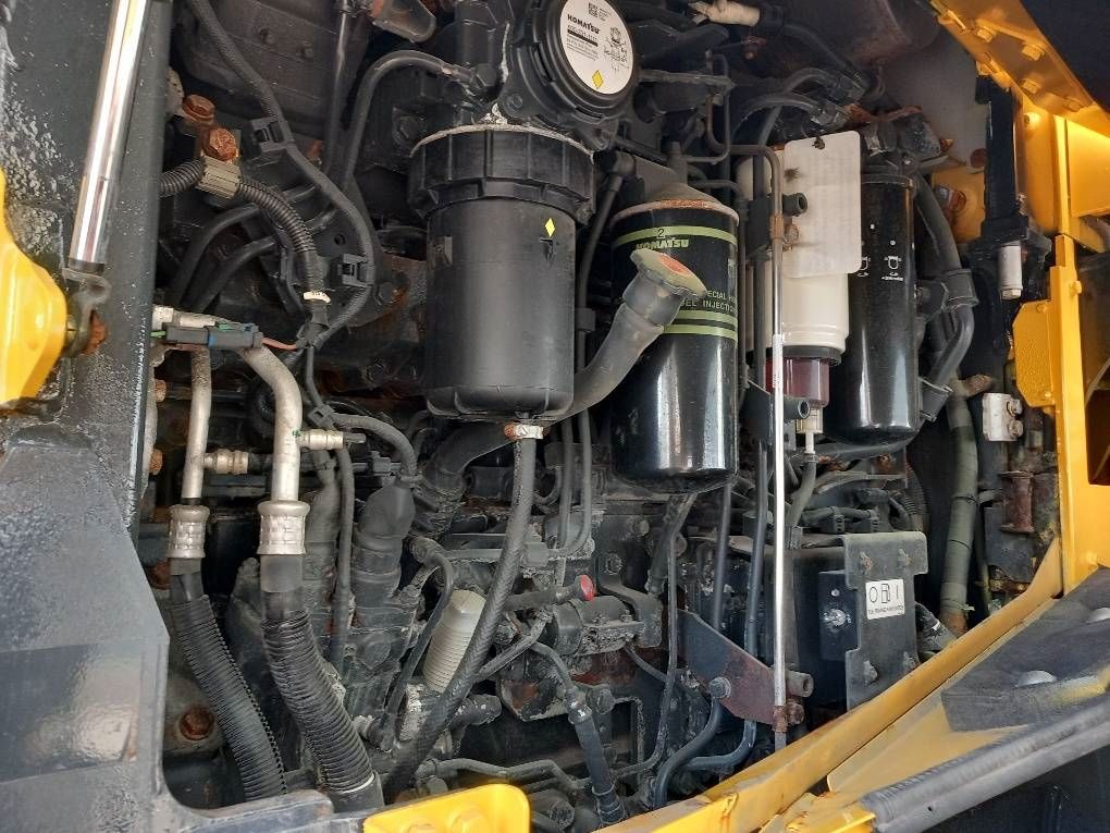 Komatsu WA480-8E0