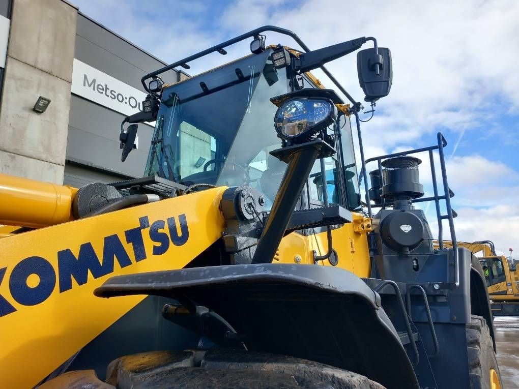 Komatsu WA480-8E0