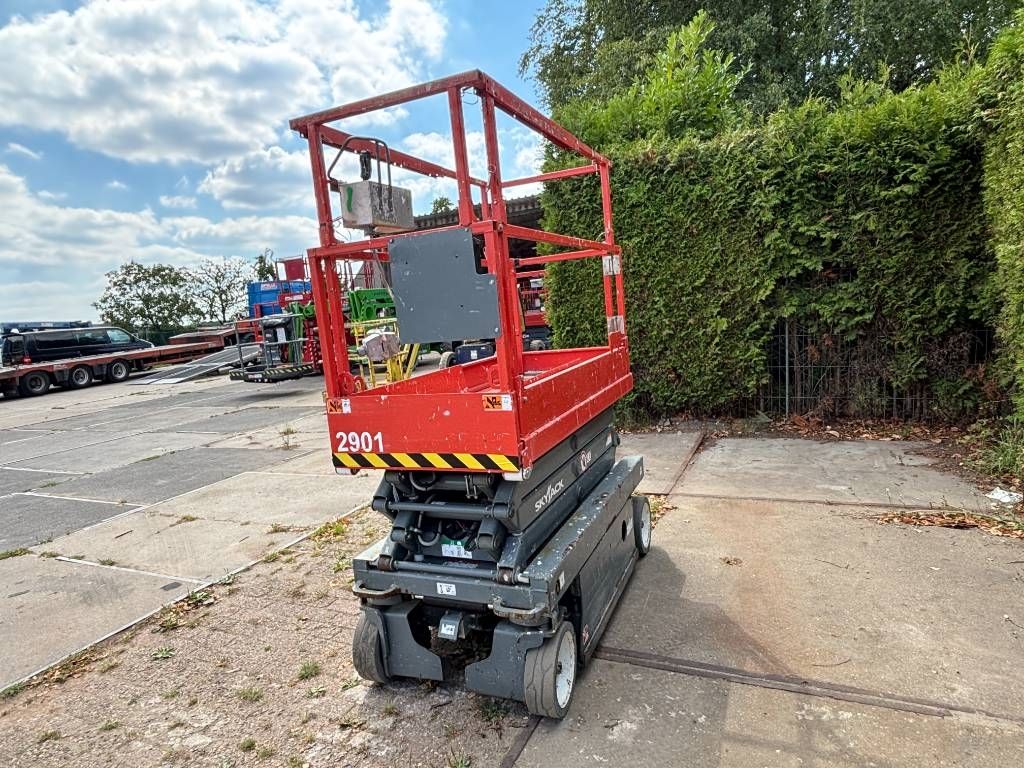SkyJack SJ3219 schaarhoogwerker schaarlift 8m SJ 3219
