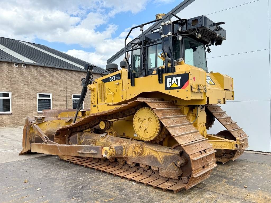 CAT D6T LGP - Camera / Airco / Ripper Valve