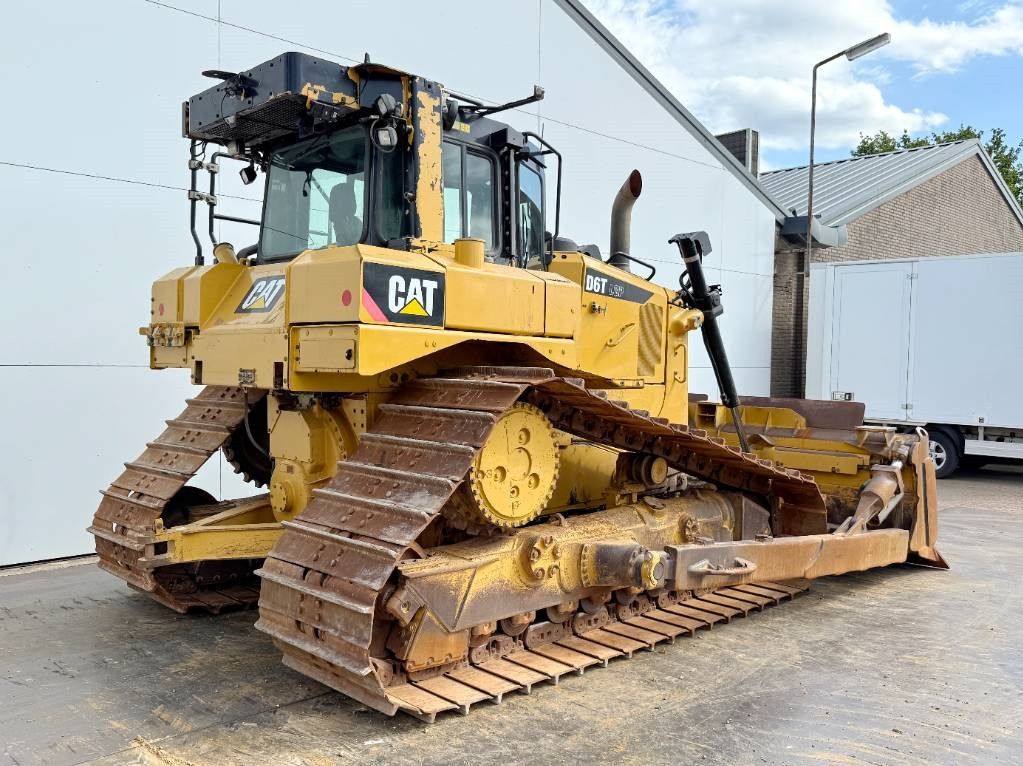 CAT D6T LGP - Camera / Airco / Ripper Valve