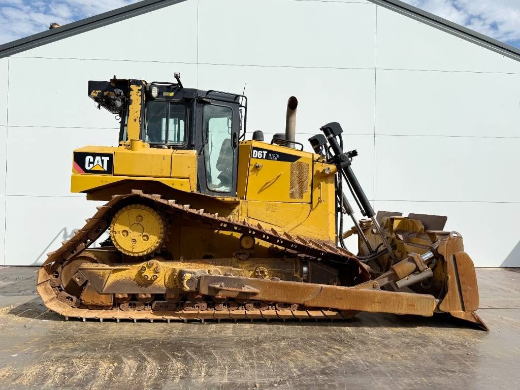 CAT D6T LGP - Camera / Airco / Ripper Valve