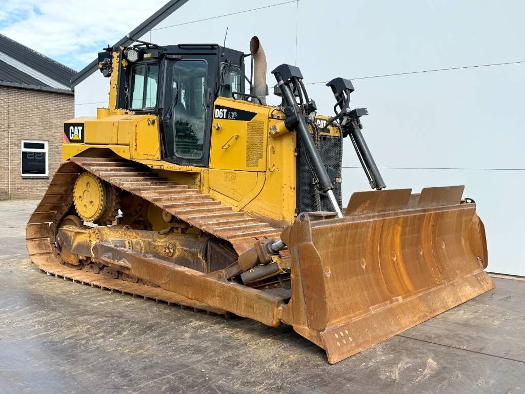CAT D6T LGP - Camera / Airco / Ripper Valve