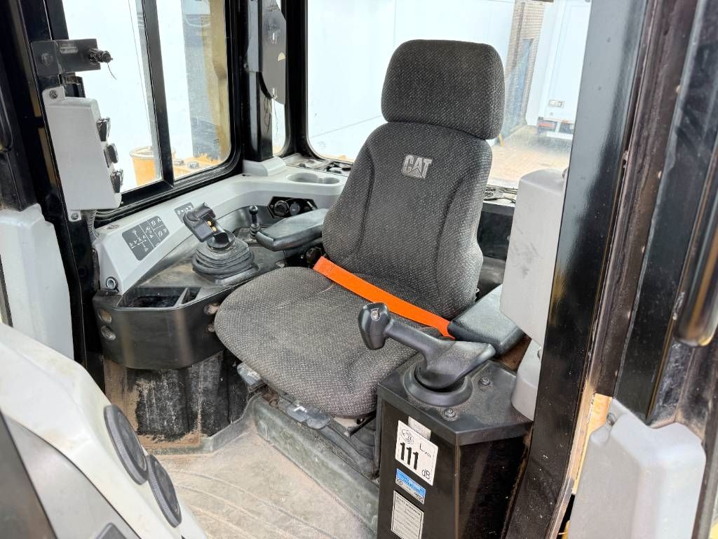 CAT D6T LGP - Camera / Airco / Ripper Valve