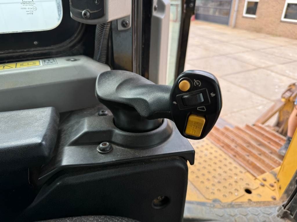 CAT D6T LGP - Camera / Airco / Ripper Valve