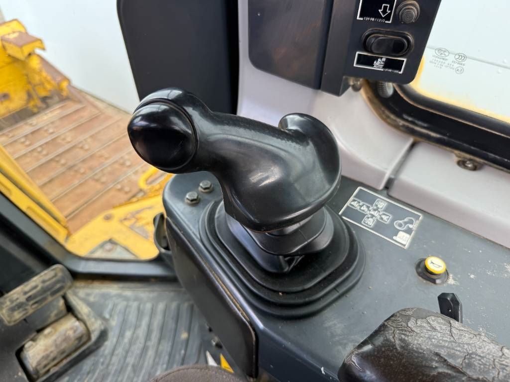 Komatsu D65PXi-18 - Backup Camera / Airco / CE + EPA