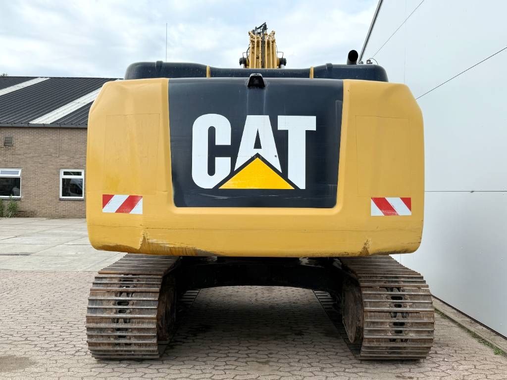 CAT 323FL - German Machine / Rear + Side Camera