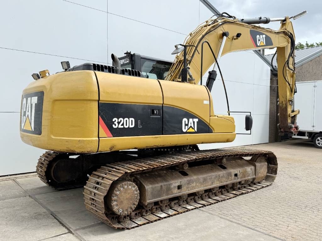 CAT 320DL - Bucket Included / Quick Coupler