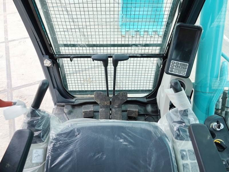 Kobelco SK220-10 - New / Unused / Hammer Lines / HINO