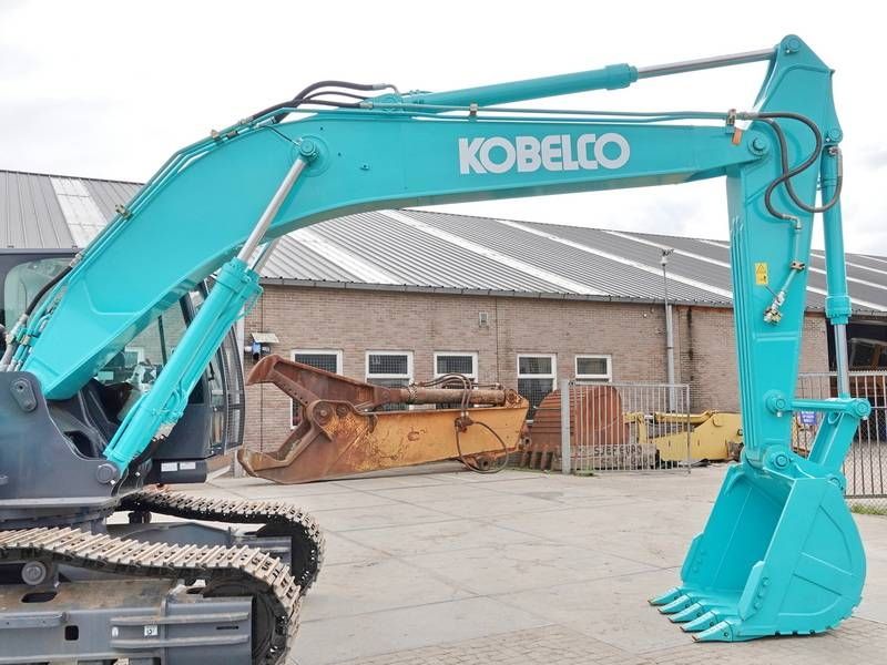 Kobelco SK220-10 - New / Unused / Hammer Lines / HINO