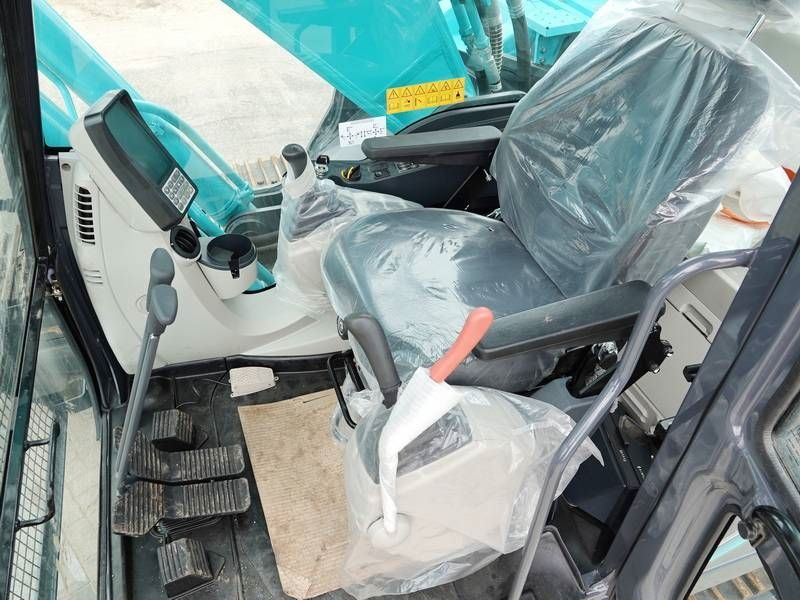 Kobelco SK220-10 - New / Unused / Hammer Lines / HINO
