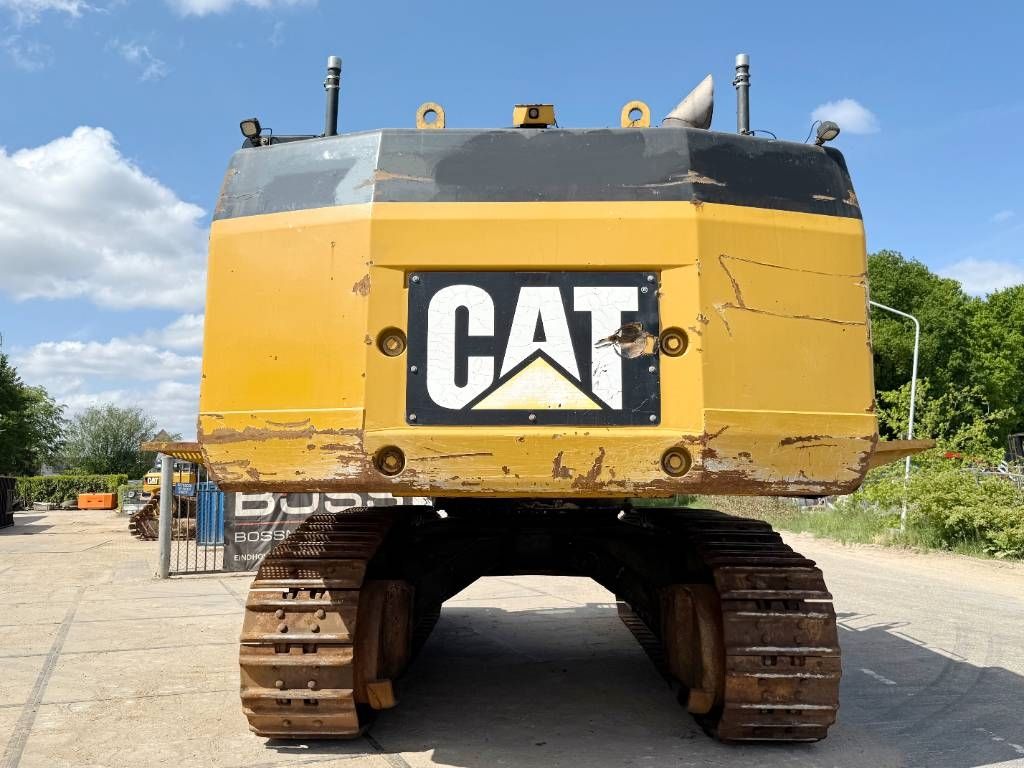 CAT 374DL ME - Automatic Greasing / Parking Heater