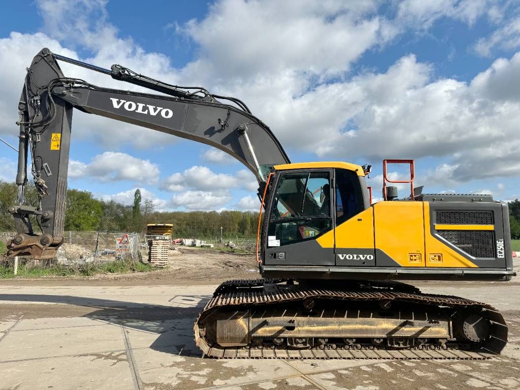 Volvo EC250EL - Dutch Machine / Quick Coupler