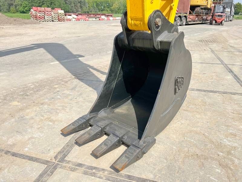 JCB 245 HDLR - New / Unused / 16 Meter Long Reach