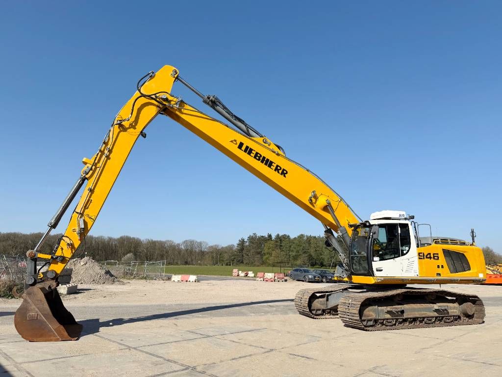 Liebherr R946 SHD - 15m Long Reach / Dutch Machine