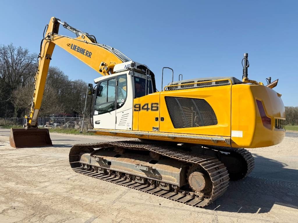 Liebherr R946 SHD - 15m Long Reach / Dutch Machine