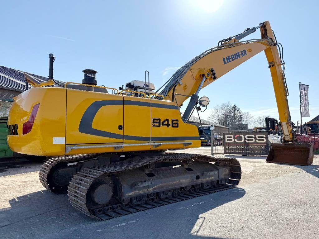 Liebherr R946 SHD - 15m Long Reach / Dutch Machine