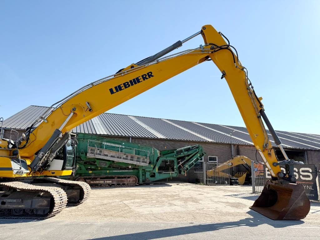 Liebherr R946 SHD - 15m Long Reach / Dutch Machine