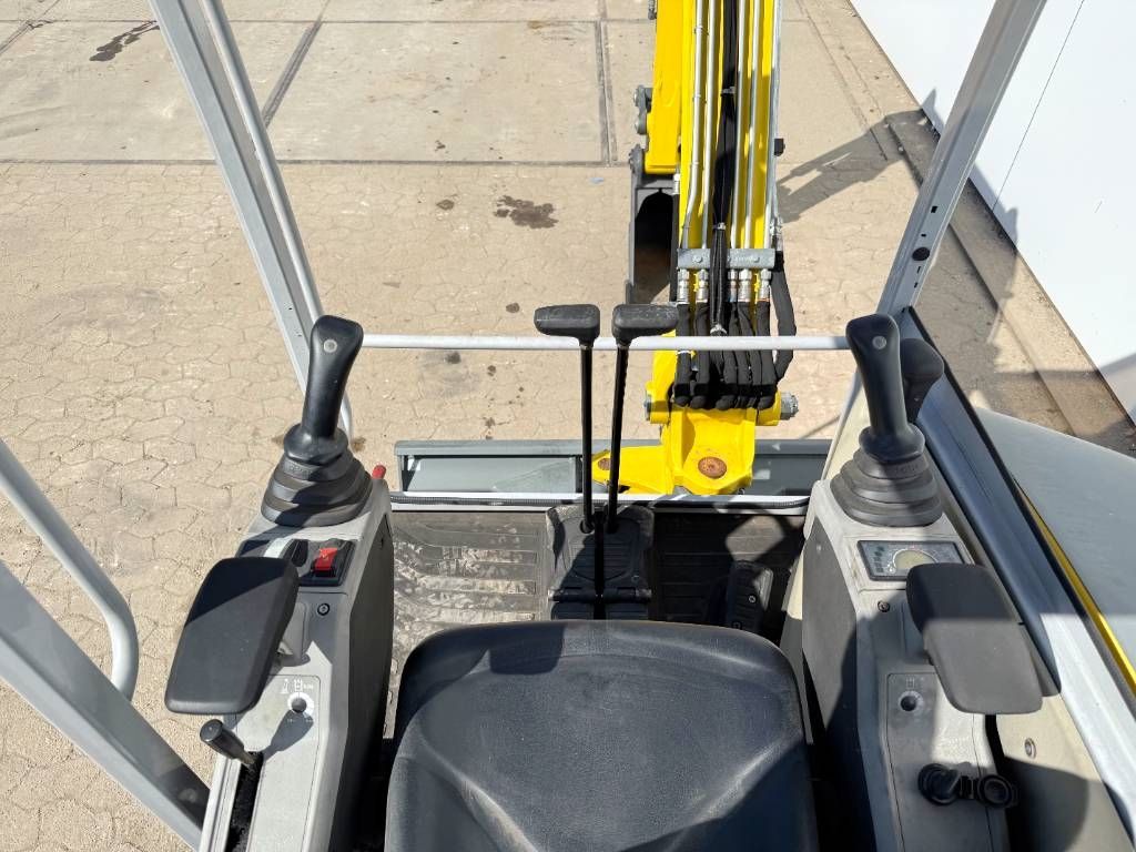 Wacker Neuson EZ26 Zero Tail - Hammer Lines / Trench Bucket